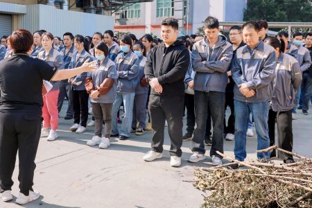 傲群刷業開展下半年消防實戰演練 傲群刷業開展下半年消防實戰演練